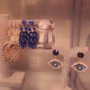 If you live in Montreal it's 12$ each